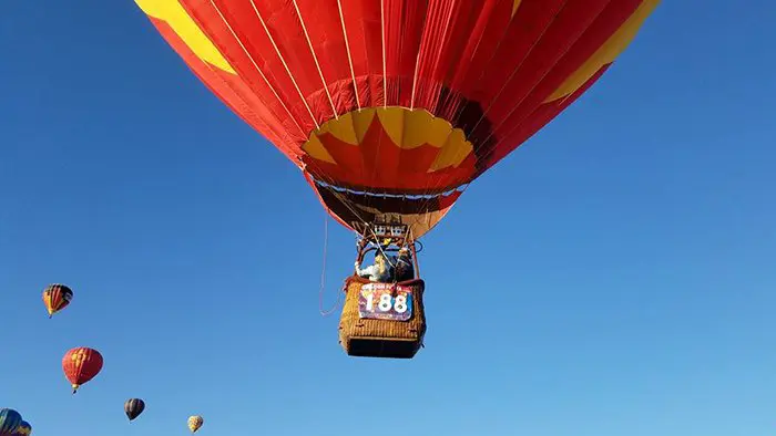 julieflyinghotairballoon_rfw