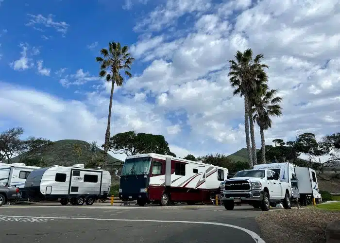 rvs at end curve of faria allows easier parking